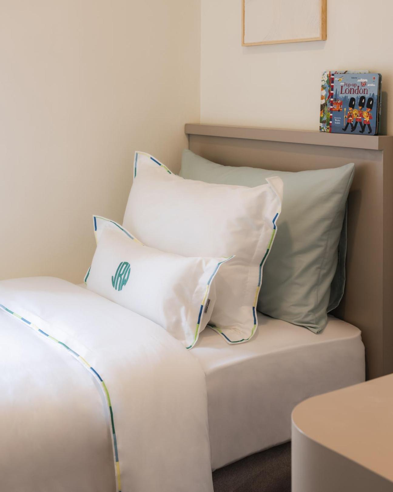 Apartment 2br Cozy View Cbd Sudirman Park Apartment, Luxury & Chic Design